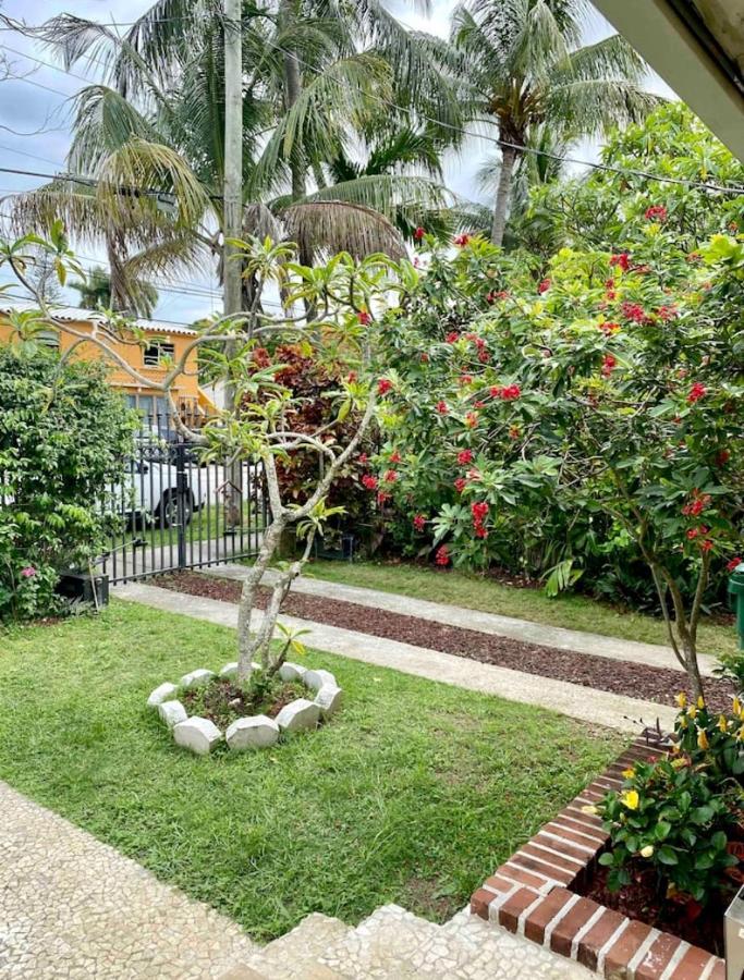 Entire Private Beautiful 2 Bedroom Plus Den House With Gated Front&Back Yard And Free Parking 10Min Drive To Miami Beach Exterior foto