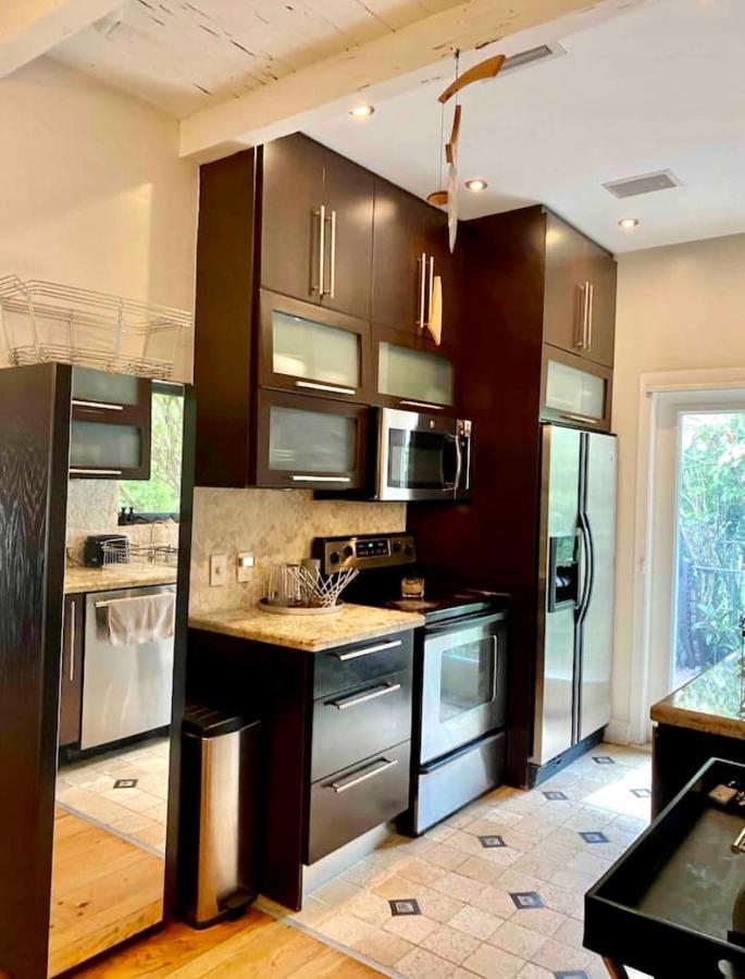 Entire Private Beautiful 2 Bedroom Plus Den House With Gated Front&Back Yard And Free Parking 10Min Drive To Miami Beach Exterior foto